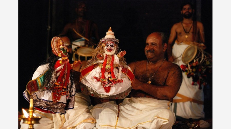 Kalyana Sougandhikam and Duryodhana Vadham in Pavakathakali